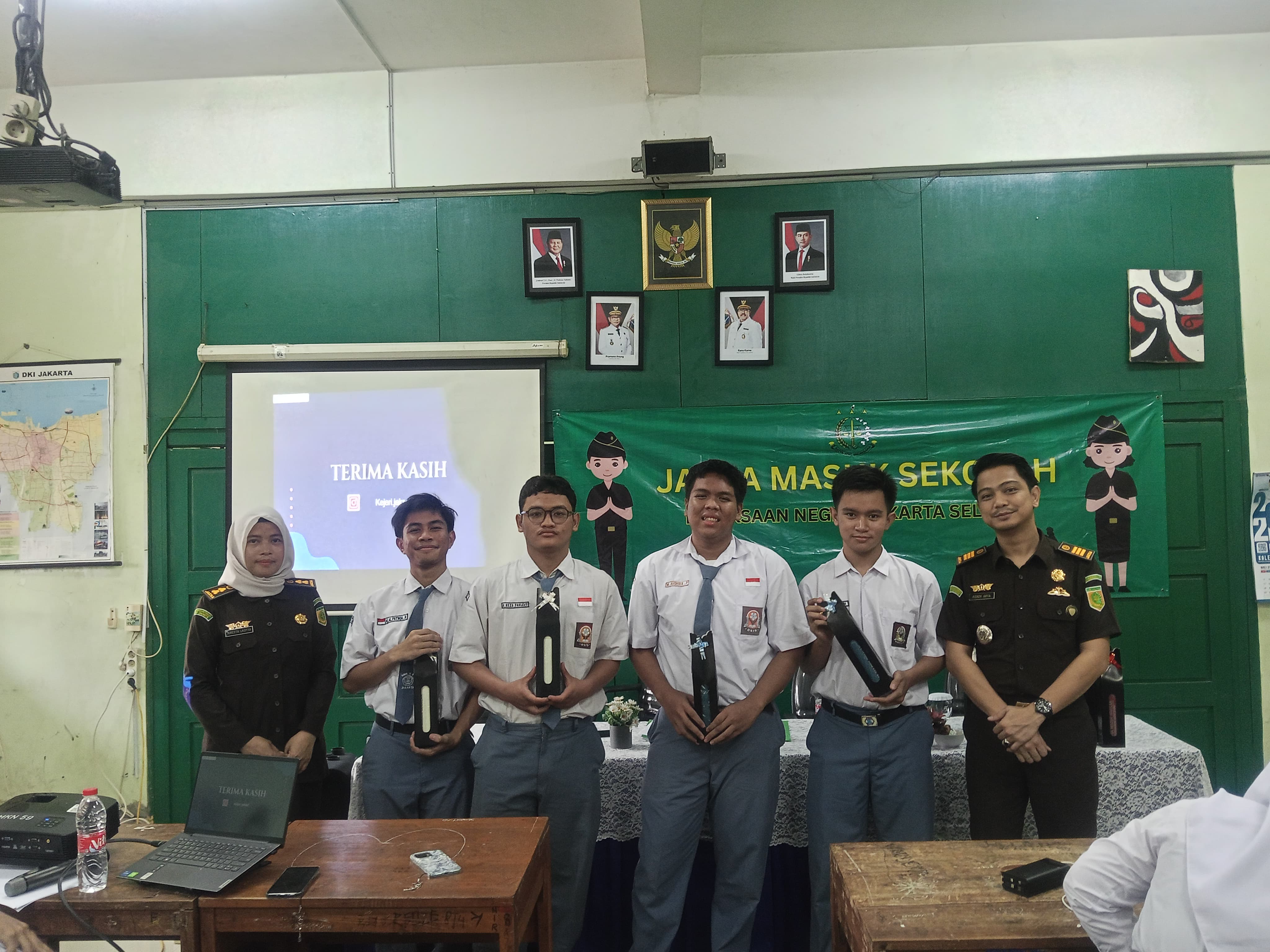 Gedung Sekolah SMA NEGERI 4 KUPANG